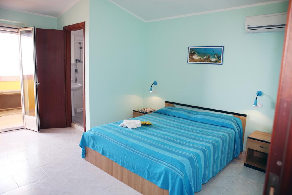 A Turri Hotel Capo Vaticano Kamer foto