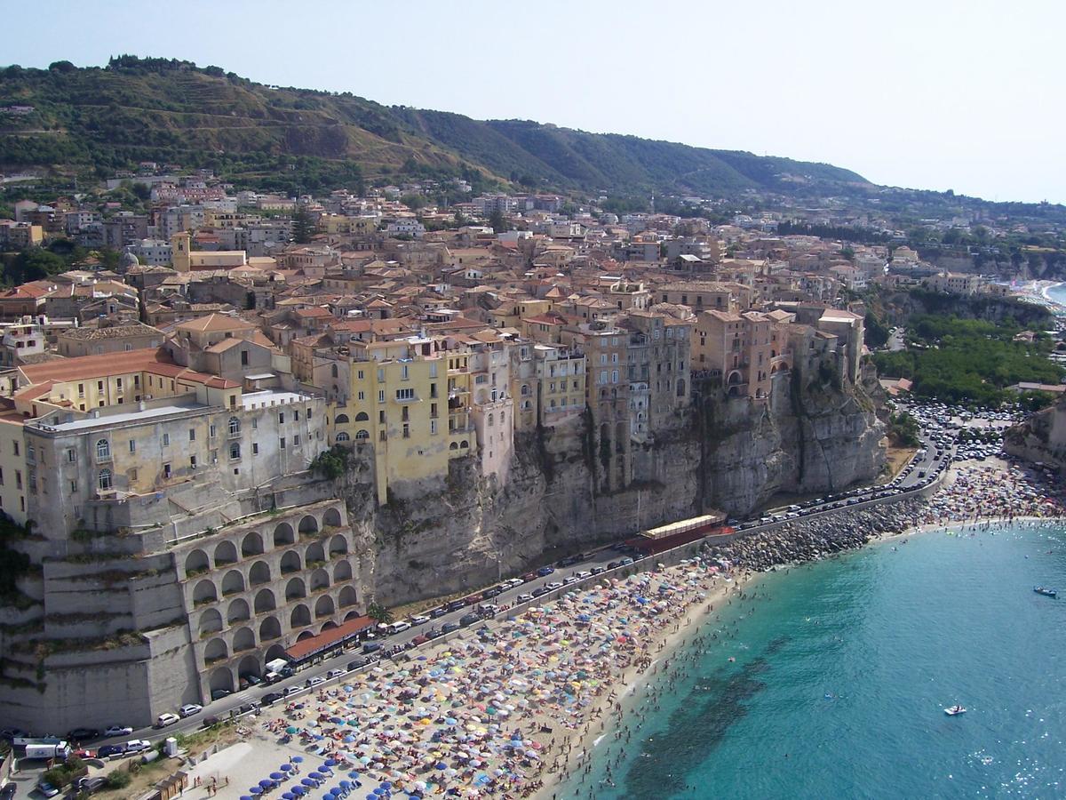 A Turri Hotel Capo Vaticano Buitenkant foto