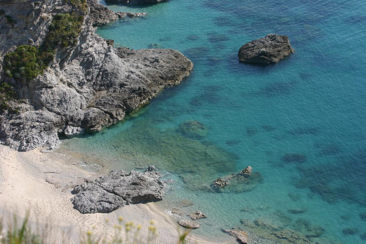 A Turri Hotel Capo Vaticano Buitenkant foto