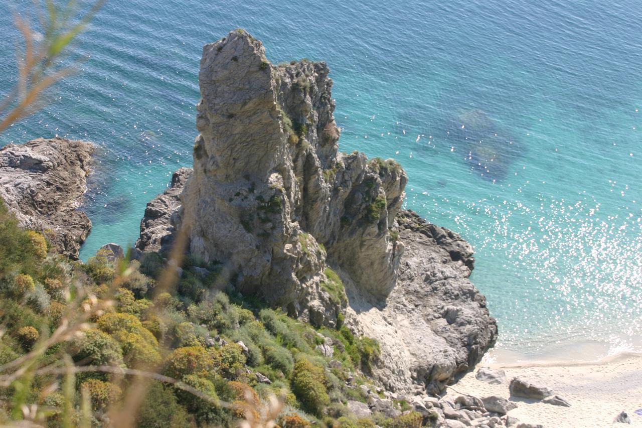 A Turri Hotel Capo Vaticano Buitenkant foto