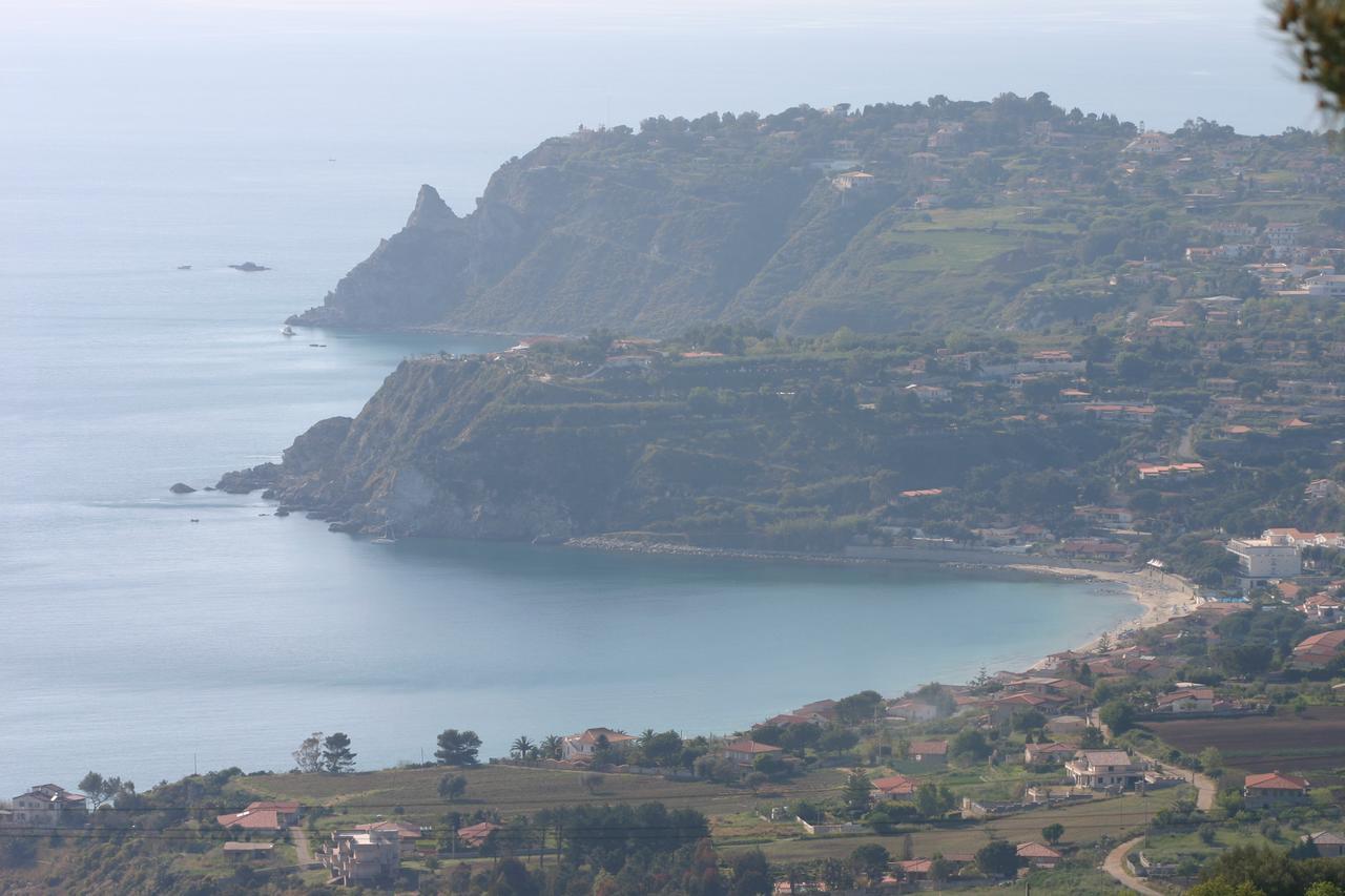 A Turri Hotel Capo Vaticano Buitenkant foto